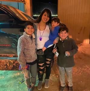 Meet your Posher, Cassandra